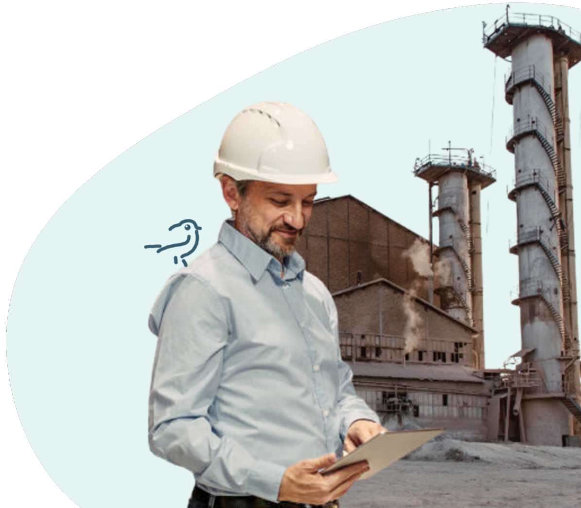 photo d'un homme avec un casque et une chemise devant un chantier qui lit un document avec
                          un petit oiseau bleau sur l'épaule